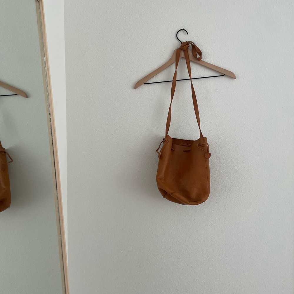 BAGGU Tan Crossbody Bag